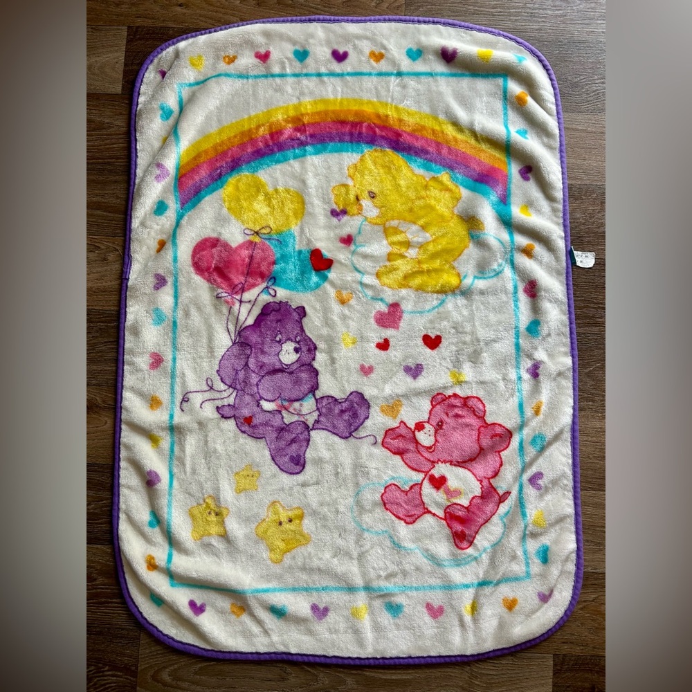 Care Bears y2k 2002 Throw Blanket - Rainbow & Hearts
